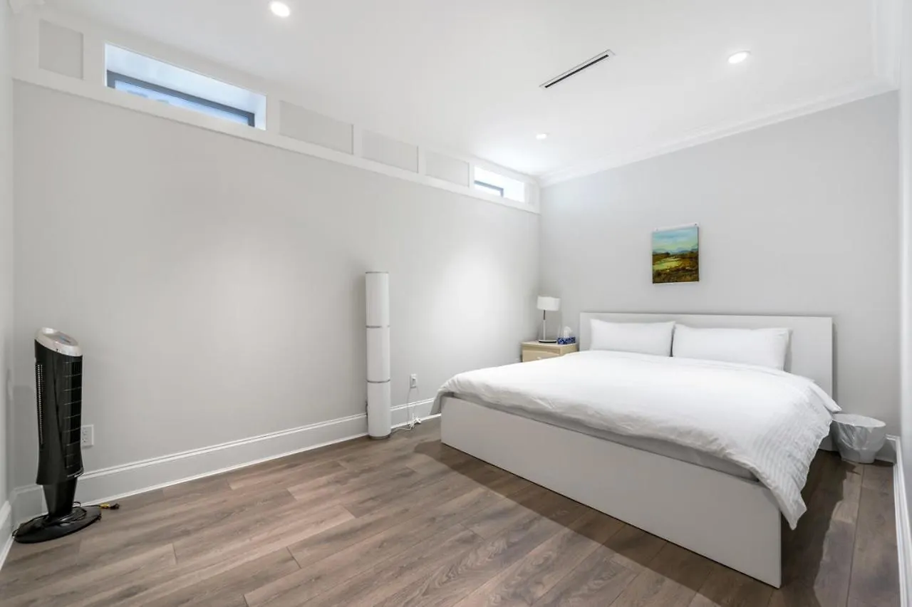 Holiday home Elegant Spacious Vancouver Retreat Modern Amenitie Villa Canada